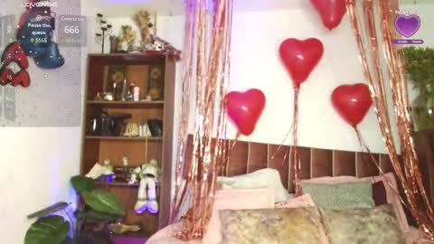 Snapshot of eimi_goddess chatting on February 16, 10:44 am eimi_goddess online show from February 16, 10:44 am