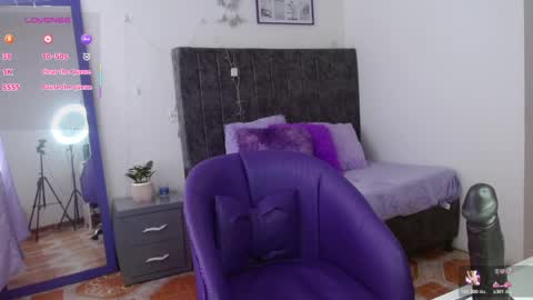 Snapshot of eimy01 chatting on March 19, 1:04 pm eimy01 online show from March 19, 1:04 pm