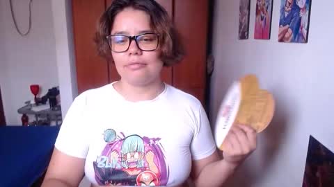 eimy_saenzz online show from November 10, 3:33 pm