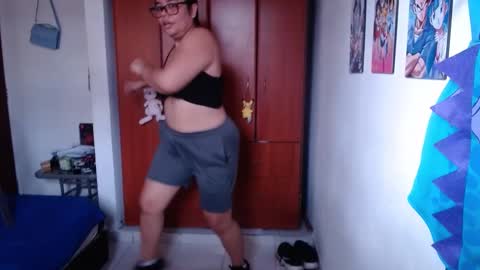 eimy_saenzz online show from December 19, 6:37 pm