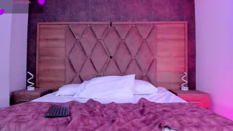 YG COUPLE online show from December 20, 8:38 pm