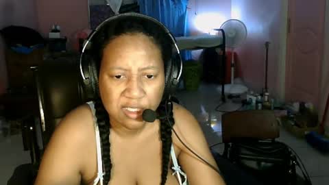 Snapshot of eirondra_valeen chatting on February 17, 5:26 am Eirondra Valeen online show from February 17, 5:26 am