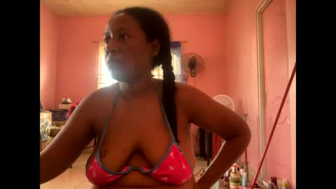 Snapshot of eirondra_valeen chatting on February 24, 12:58 pm Eirondra Valeen online show from February 24, 12:58 pm