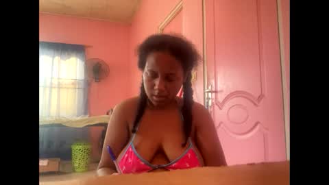 Snapshot of eirondra_valeen chatting on February 26, 1:32 pm Eirondra Valeen online show from February 26, 1:32 pm