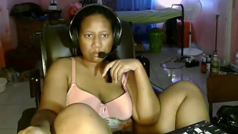 Snapshot of eirondra_valeen chatting on March 11, 12:38 am Eirondra Valeen online show from March 11, 12:38 am
