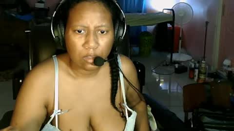 Snapshot of eirondra_valeen chatting on March 12, 11:44 pm Eirondra Valeen online show from March 12, 11:44 pm
