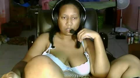 Snapshot of eirondra_valeen chatting on March 16, 1:22 am Eirondra Valeen online show from March 16, 1:22 am