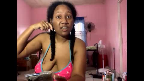Snapshot of eirondra_valeen chatting on March 29, 10:26 am Eirondra Valeen online show from March 29, 10:26 am
