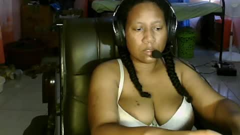Snapshot of eirondra_valeen chatting on March 31, 1:18 am Eirondra Valeen online show from March 31, 1:18 am