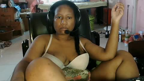 Snapshot of eirondra_valeen chatting on April 3, 1:53 pm Eirondra Valeen online show from April 3, 1:53 pm