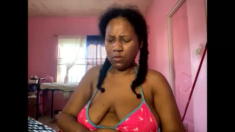 Snapshot of eirondra_valeen chatting on April 9, 10:31 am Eirondra Valeen online show from April 9, 10:31 am