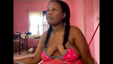 Snapshot of eirondra_valeen chatting on April 15, 7:58 pm Eirondra Valeen online show from April 15, 7:58 pm