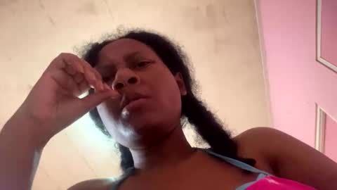 Snapshot of eirondra_valeen chatting on April 23, 11:09 am Eirondra Valeen online show from April 23, 11:09 am
