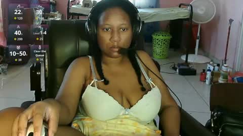 Snapshot of eirondra_valeen chatting on May 23, 12:09 pm Eirondra Valeen online show from May 23, 12:09 pm