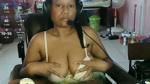Snapshot of eirondra_valeen chatting on May 25, 1:06 pm Eirondra Valeen online show from May 25, 1:06 pm
