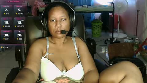Snapshot of eirondra_valeen chatting on June 4, 7:03 am Eirondra Valeen online show from June 4, 7:03 am