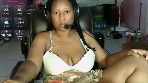 Snapshot of eirondra_valeen chatting on June 17, 10:06 am Eirondra Valeen online show from June 17, 10:06 am