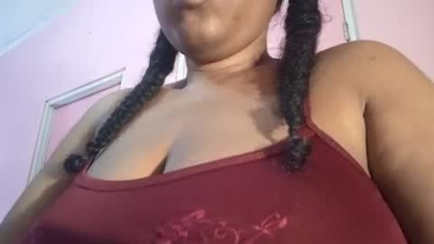 Snapshot of eirondra_valeen chatting on July 18, 1:32 am Eirondra Valeen online show from July 18, 1:32 am