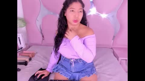 Snapshot of eithanasm chatting on September 22, 6:26 am eithanasm online show from September 22, 6:26 am