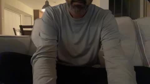 ejameshhh online show from October 18, 3:53 am