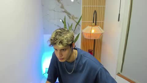 el_flakitoo_ online show from October 2, 2:51 am