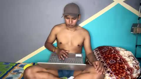 Snapshot of el_morenito222 chatting on July 13, 3:59 pm LatinMoreno online show from July 13, 3:59 pm
