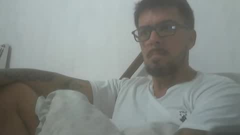 Snapshot of el_principe_veryhot chatting on March 21, 5:23 am el_principe_veryhot online show from March 21, 5:23 am