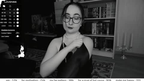 Snapshot of el_sweety chatting on February 27, 12:49 pm If you like it when I meow give me a thumbs up online show from February 27, 12:49 pm