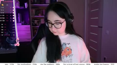 Snapshot of el_sweety chatting on March 23, 11:47 am If you like it when I meow give me a thumbs up online show from March 23, 11:47 am