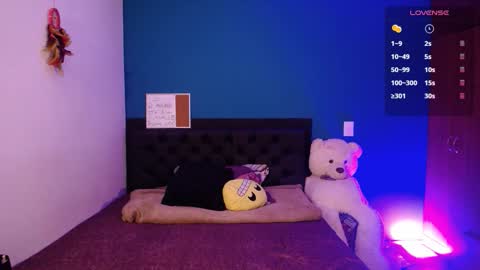 Ela  Help me reach 100 thumbs up online show from September 30, 11:54 pm