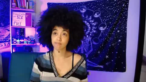 Ela  Help me reach 100 thumbs up online show from July 24, 5:38 am