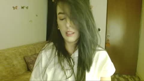 Snapshot of ela_3611 chatting on April 19, 11:07 pm ela_3611 online show from April 19, 11:07 pm