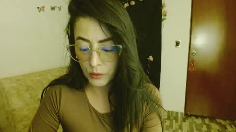 Snapshot of ela_3611 chatting on May 1, 2:27 am ela_3611 online show from May 1, 2:27 am