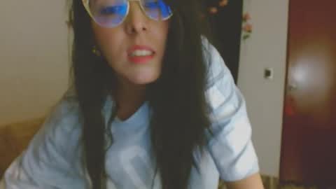 Snapshot of ela_3611 chatting on May 19, 2:07 am ela_3611 online show from May 19, 2:07 am