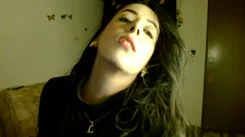 Snapshot of ela_3611 chatting on May 26, 12:50 am ela_3611 online show from May 26, 12:50 am
