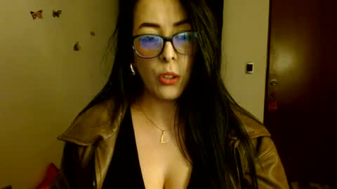Snapshot of ela_3611 chatting on July 24, 3:37 am ela_3611 online show from July 24, 3:37 am