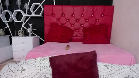 Ela online show from December 5, 12:08 am