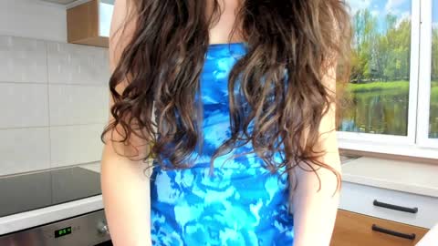 Snapshot of elaanna chatting on October 24, 6:54 am Ela online show from October 24, 6:54 am