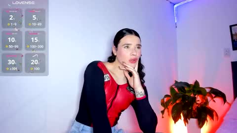 Snapshot of elaia_franc chatting on October 12, 6:07 pm Elaia franco online show from October 12, 6:07 pm