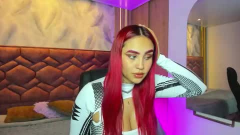 Elaia online show from October 14, 8:31 pm