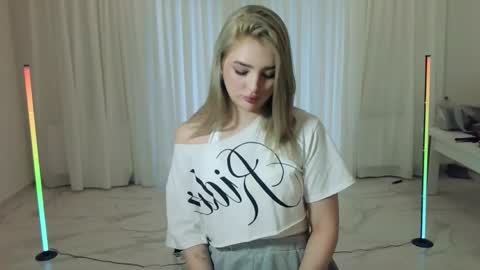 Ela online show from March 30, 9:54 am