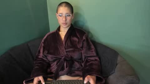 elaine87_ online show from September 12, 8:14 am