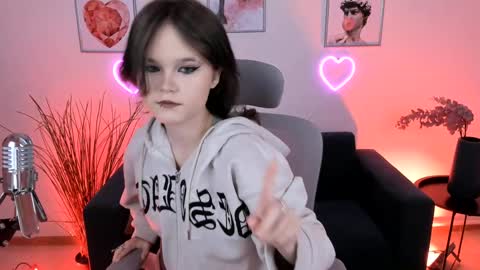 Snapshot of elainebeness chatting on December 1, 5:24 pm Your sweet girl online show from December 1, 5:24 pm