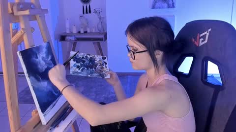 Snapshot of elainebeness chatting on December 7, 11:12 pm Your sweet girl online show from December 7, 11:12 pm