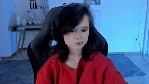 Snapshot of elainebeness chatting on December 11, 12:23 am Your sweet girl online show from December 11, 12:23 am