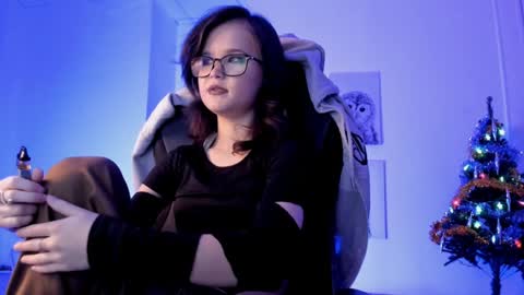 Snapshot of elainebeness chatting on December 20, 11:05 pm Your sweet girl online show from December 20, 11:05 pm