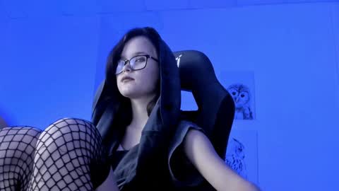 Snapshot of elainebeness chatting on December 25, 2:14 am Your sweet girl online show from December 25, 2:14 am