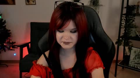 Snapshot of elainebeness chatting on December 29, 12:41 am Your sweet girl online show from December 29, 12:41 am