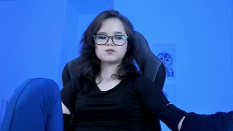 Snapshot of elainebeness chatting on December 30, 12:43 am Your sweet girl online show from December 30, 12:43 am