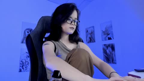 Snapshot of elainebeness chatting on January 6, 7:24 pm Your sweet girl online show from January 6, 7:24 pm